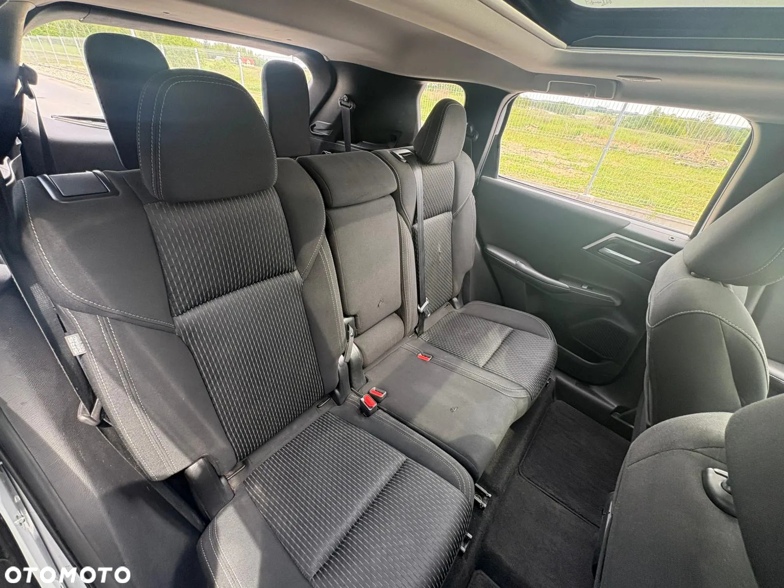 Mitsubishi Outlander - 11