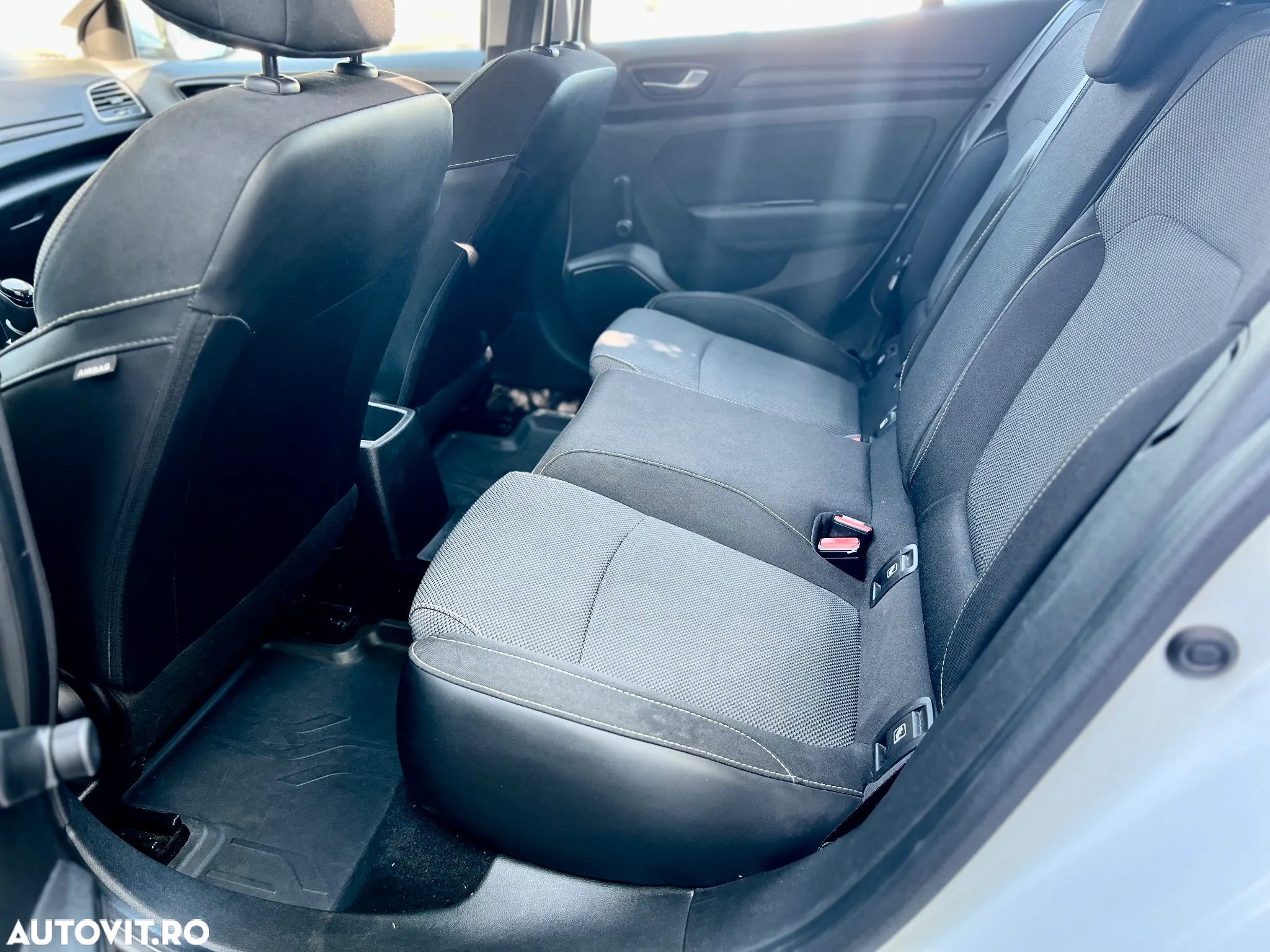 Renault Megane TCe GPF Zen - 30