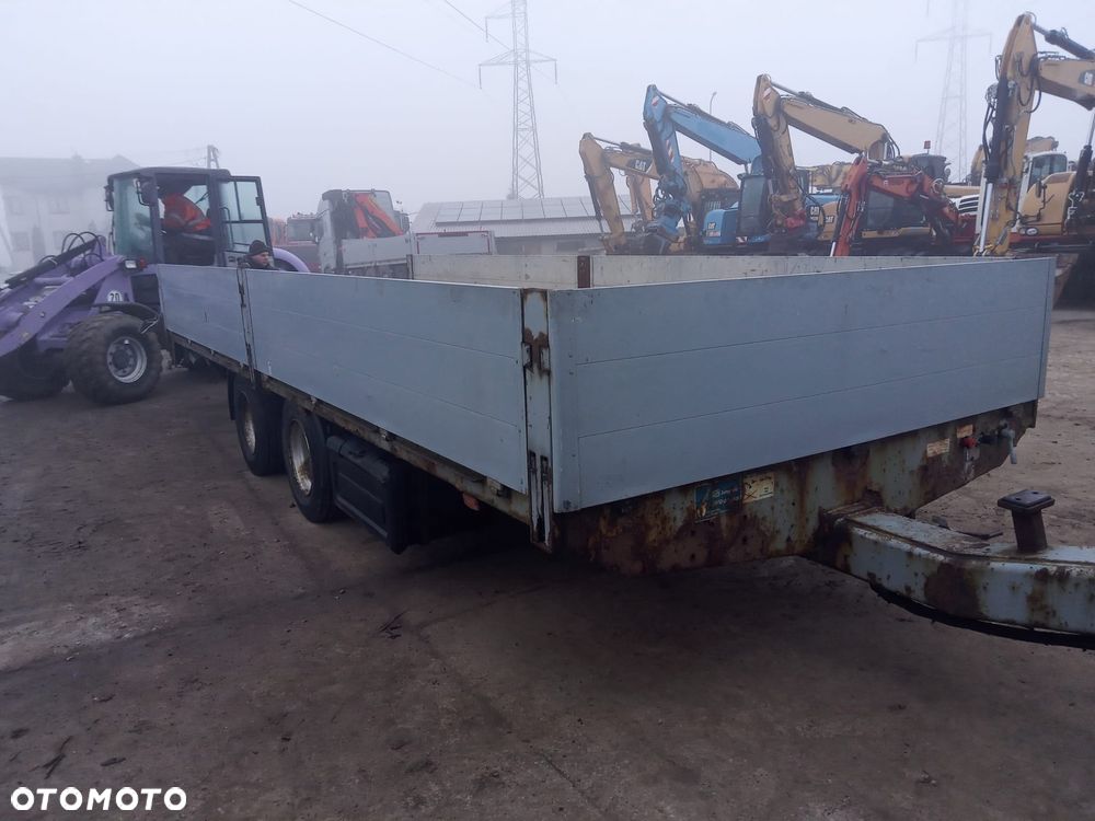 Müller-Mitteltal Tandem Niskopodwoziowa Najazdy 18000 kg Długi pokład 6,70 - 6