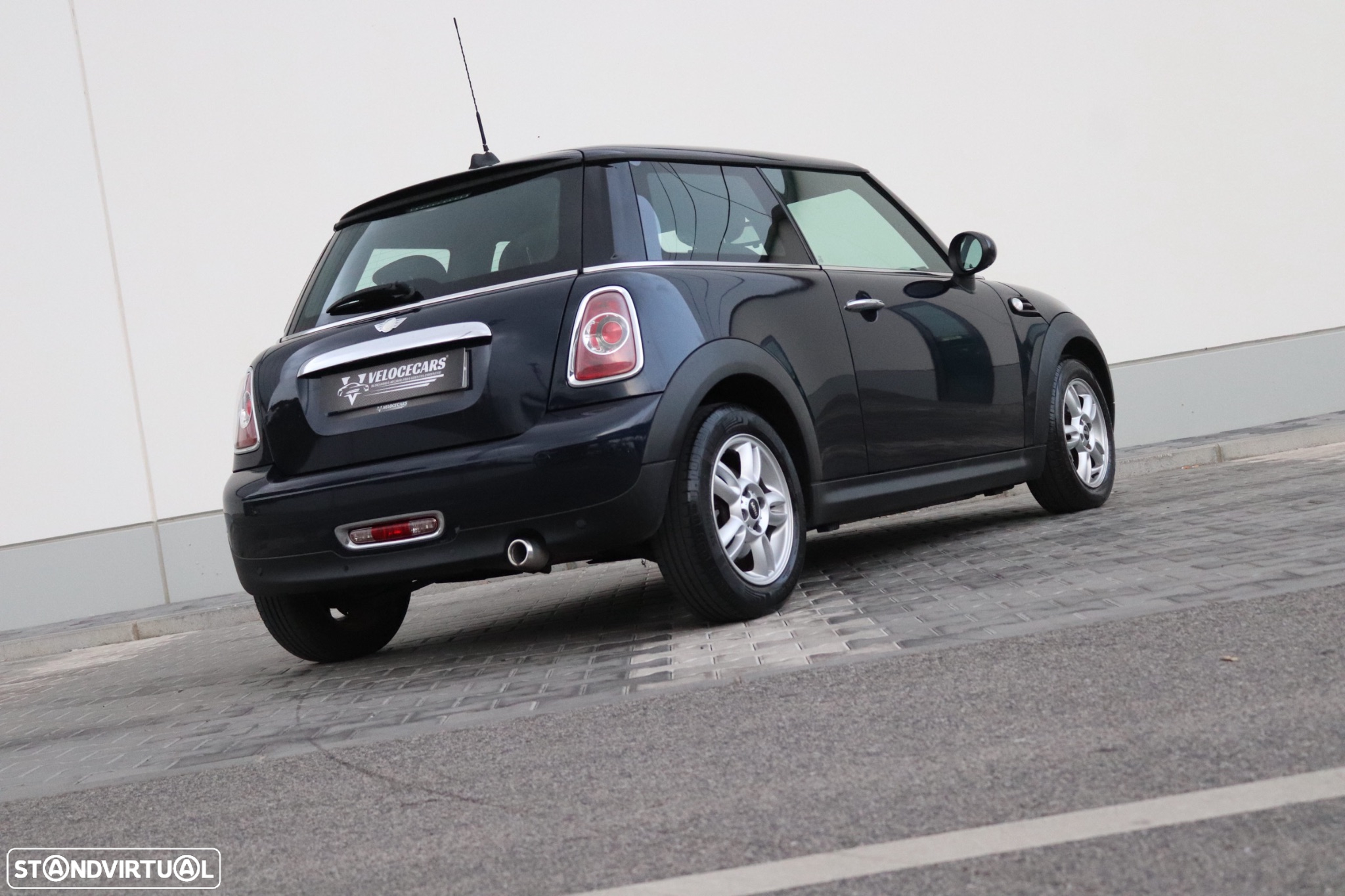 MINI 3 Portas One D - 17