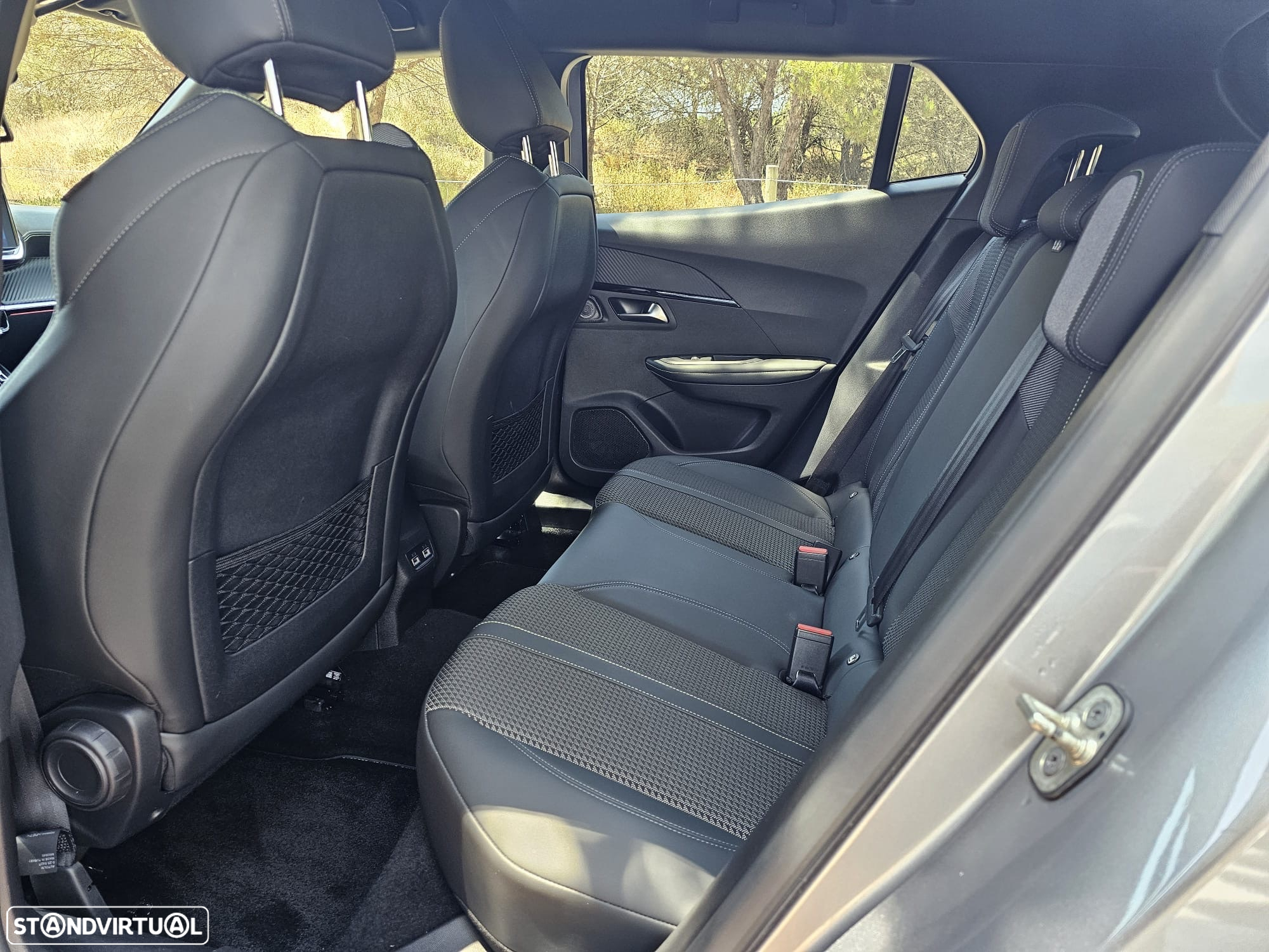 Peugeot 2008 1.5 BlueHDi GT Line EAT8 - 23