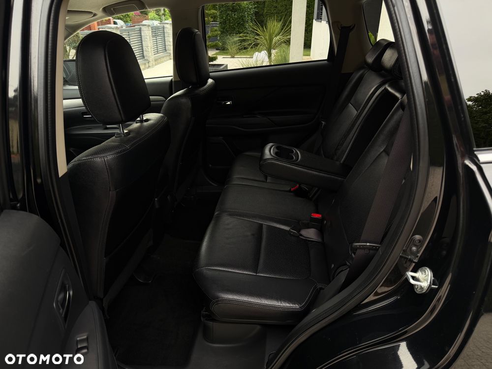 Mitsubishi Outlander 2.0 4WD CVT Diamant Edition+ - 21