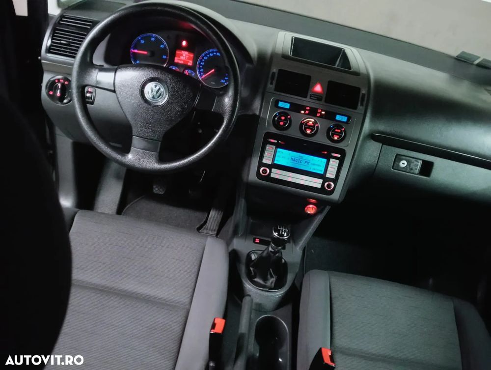 Volkswagen Touran 1.9 TDI DPF Blue Motion Trendline - 9