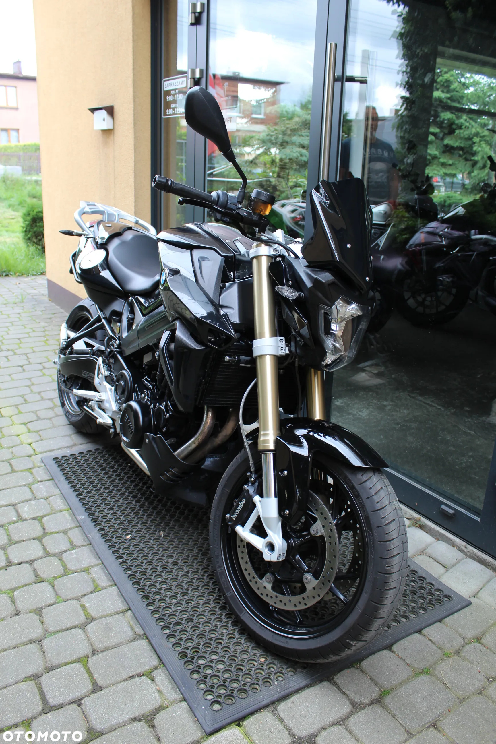 BMW F - 4