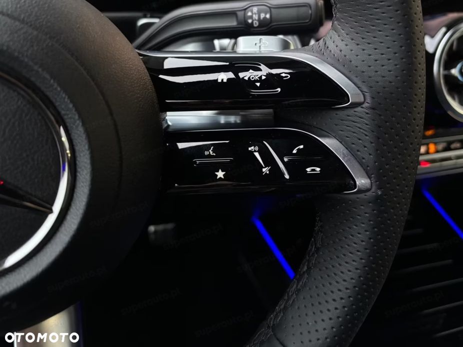 Mercedes-Benz GLB 200 AMG Line 7G-DCT - 9