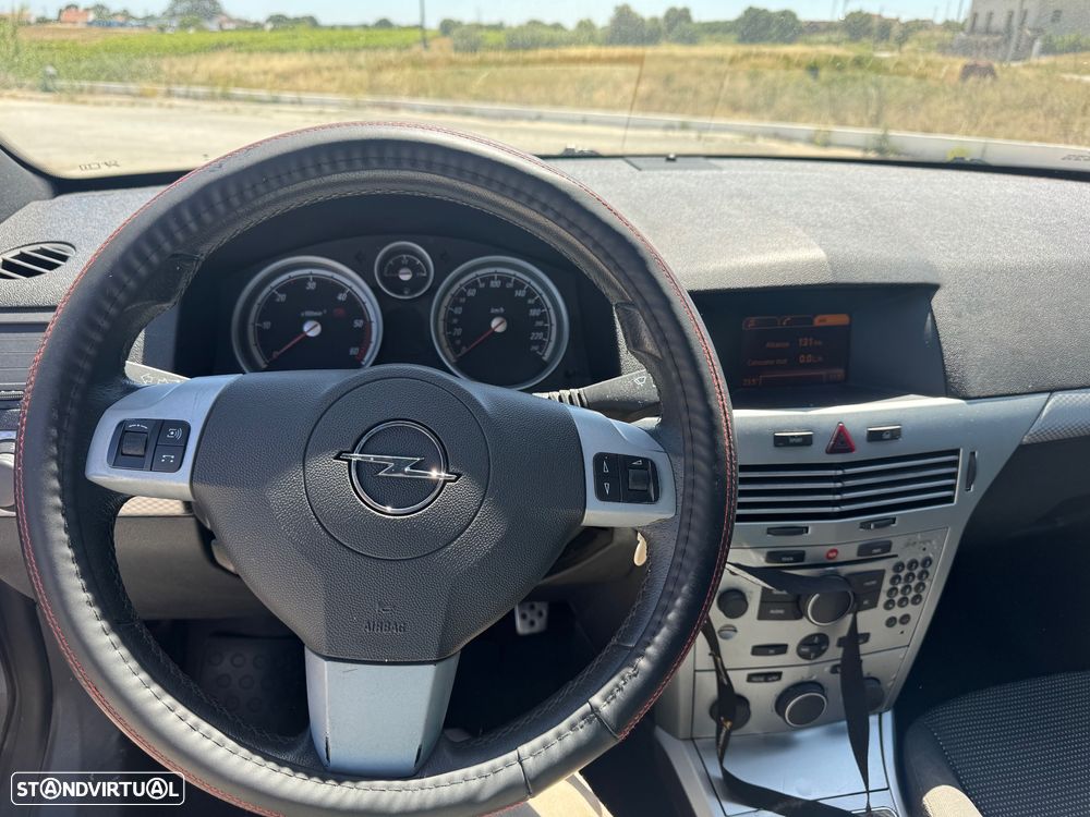 Opel Astra GTC 1.9 CDTI - 10