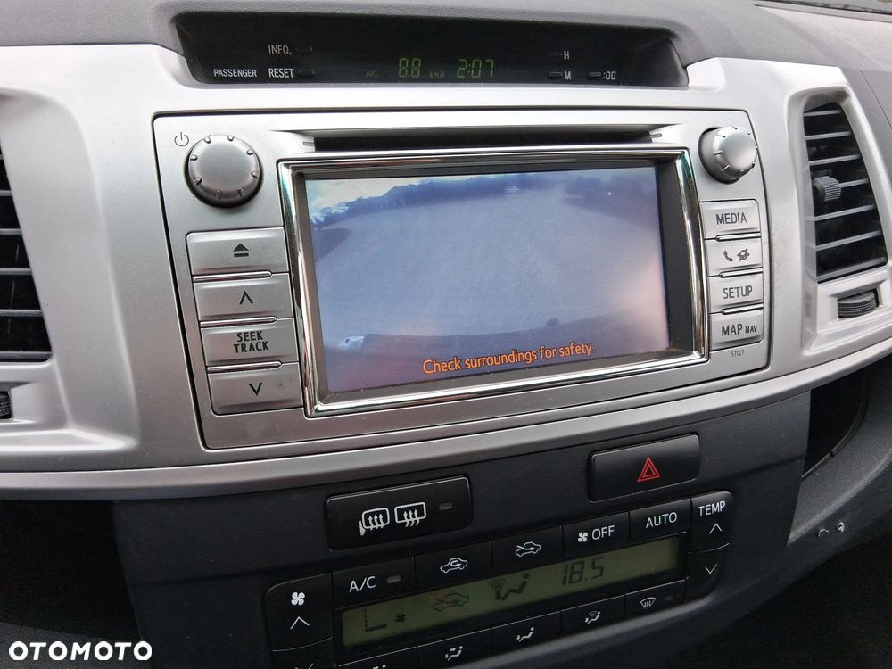 Toyota Hilux 3.0 D-4D SR5 - 13