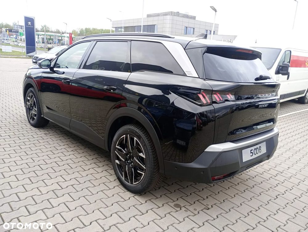 Peugeot 5008 - 8