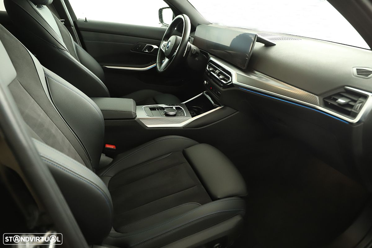 BMW 330 e Pack Desportivo M Auto - 26