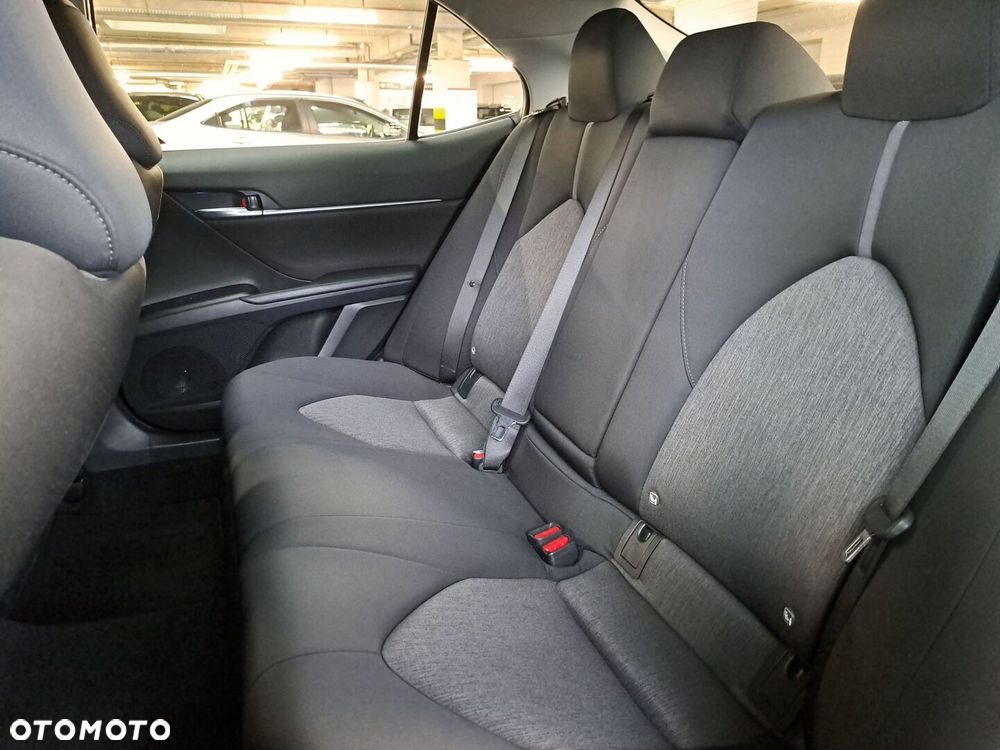 Toyota Camry 2.5 Hybrid Comfort CVT - 23