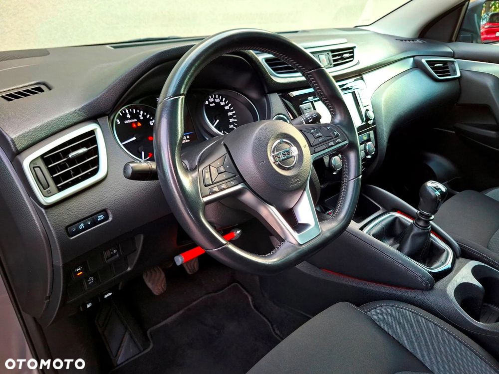 Nissan Qashqai 1.3 DIG-T N-Connecta - 33