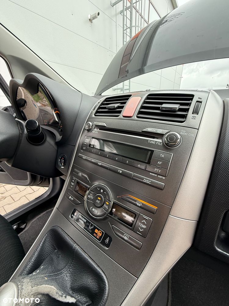 Toyota Auris 2.0 D-4D Luna - 19