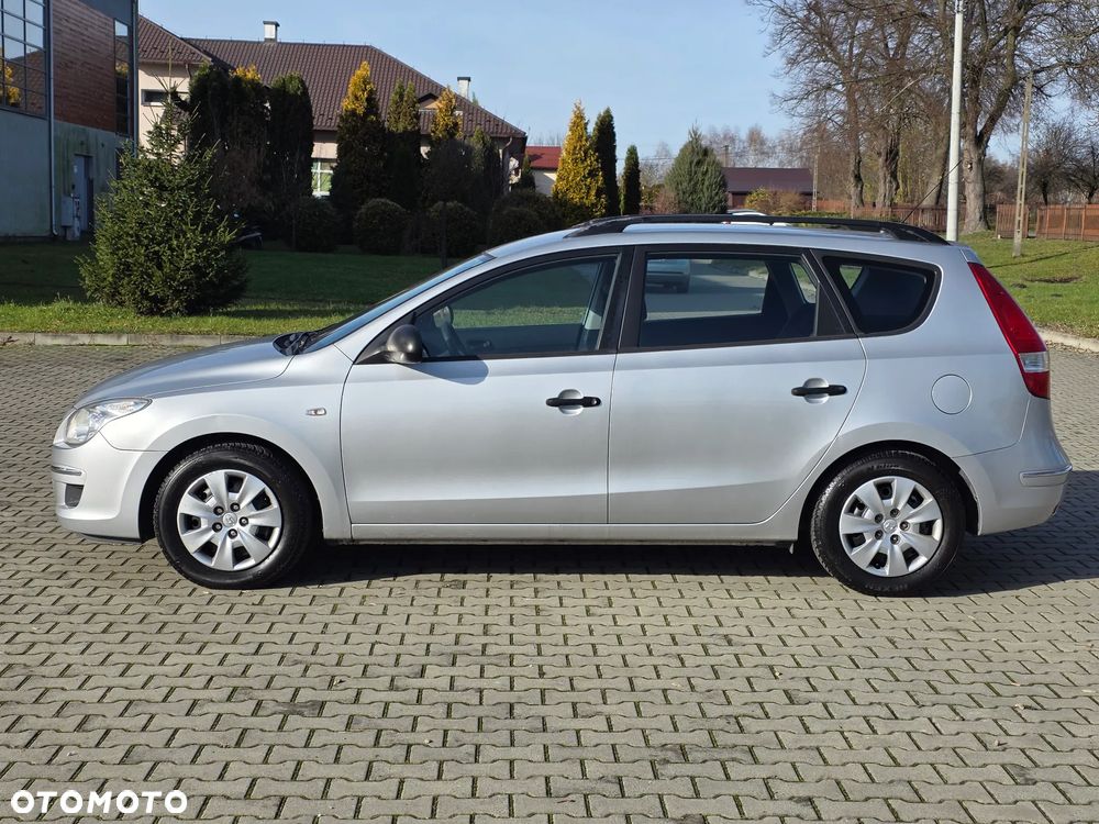 Hyundai i30 i30cw 1.6 blue Comfort - 4