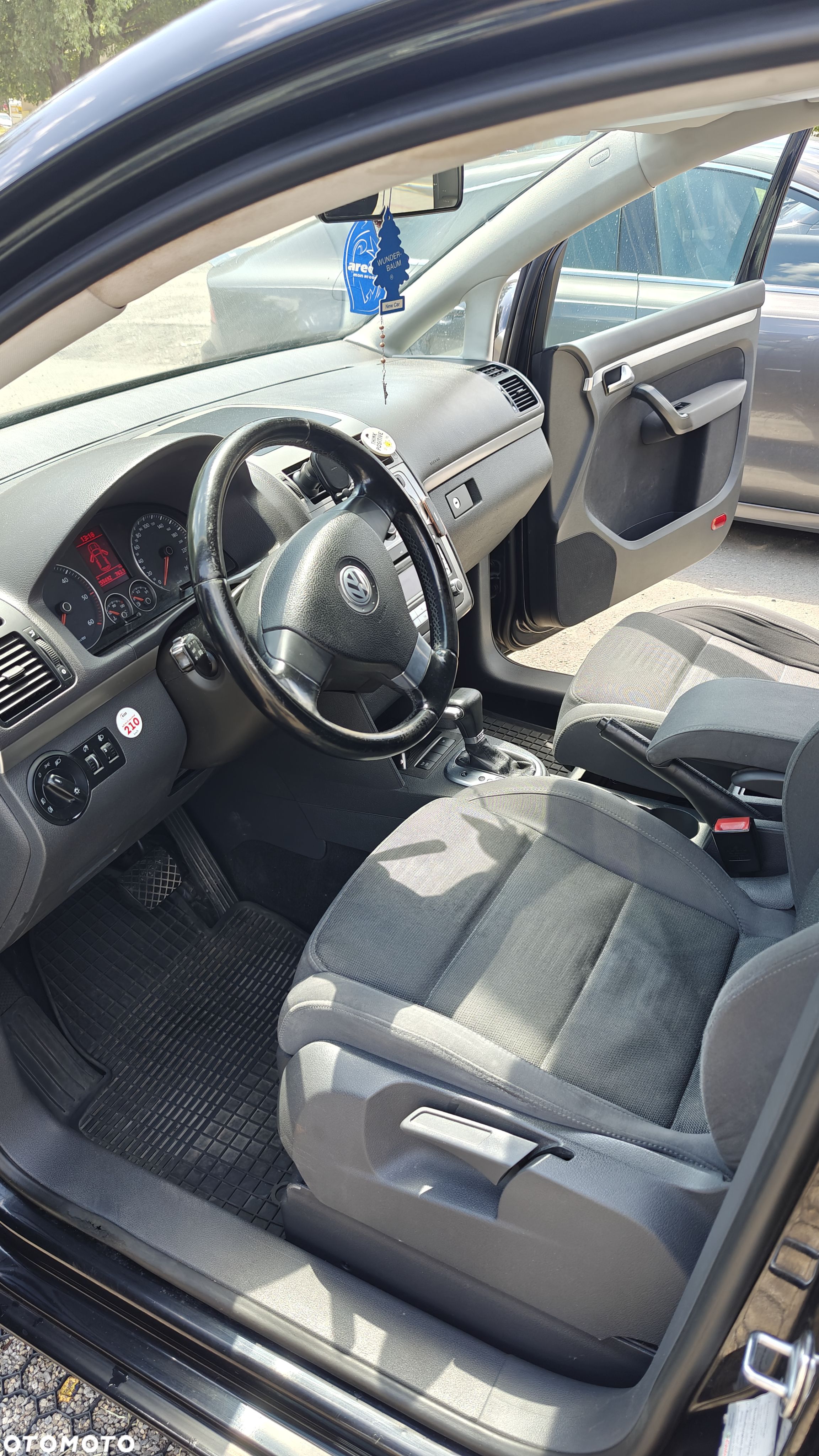 Volkswagen Touran 2.0 TDI DPF Cross DSG - 12