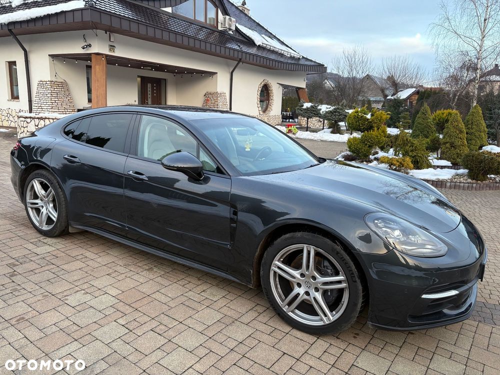 Porsche Panamera 4 - 3