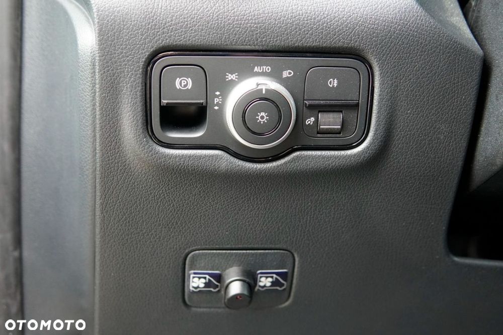 Mercedes-Benz VITO - 26