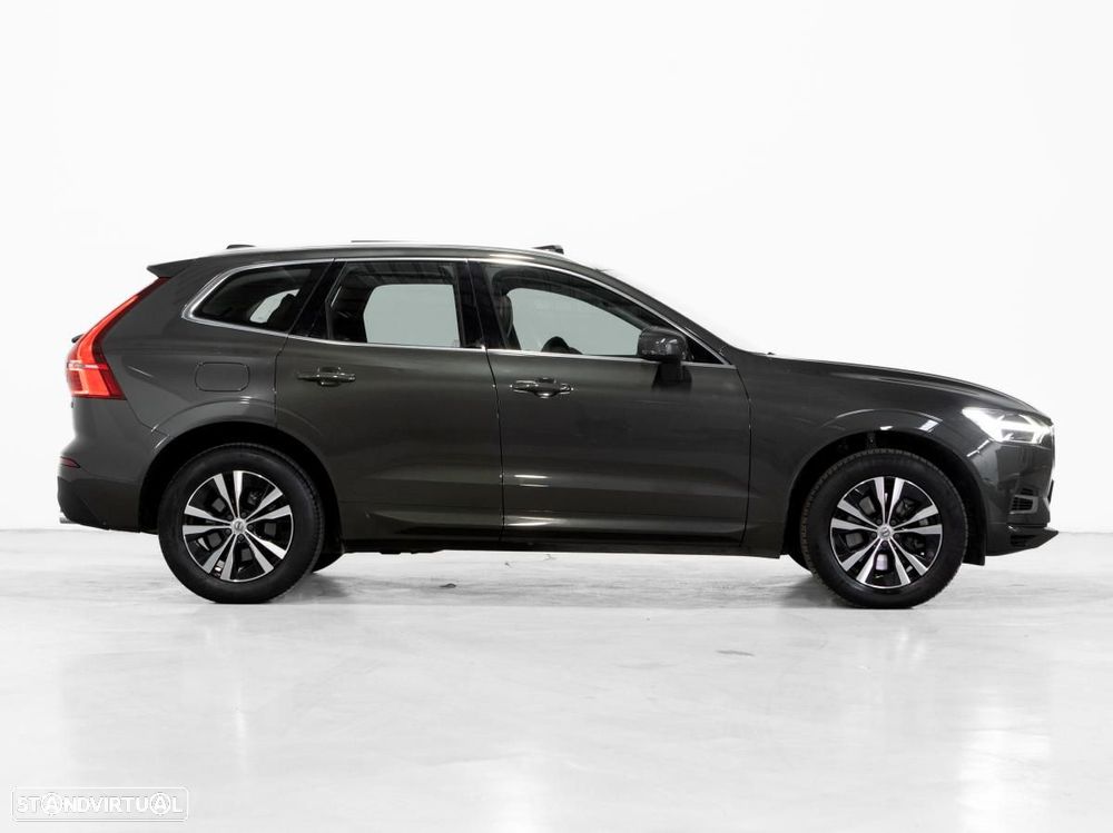 Volvo XC 60 2.0 T8 PHEV Momentum Plus AWD - 2