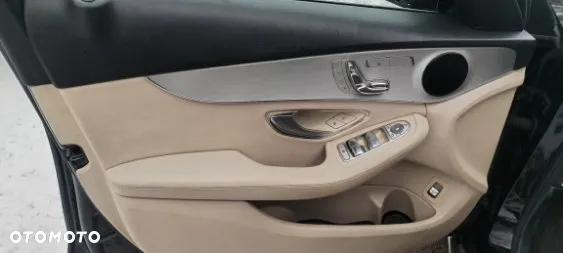 Mercedes-Benz Klasa C 300 7G-TRONIC - 15