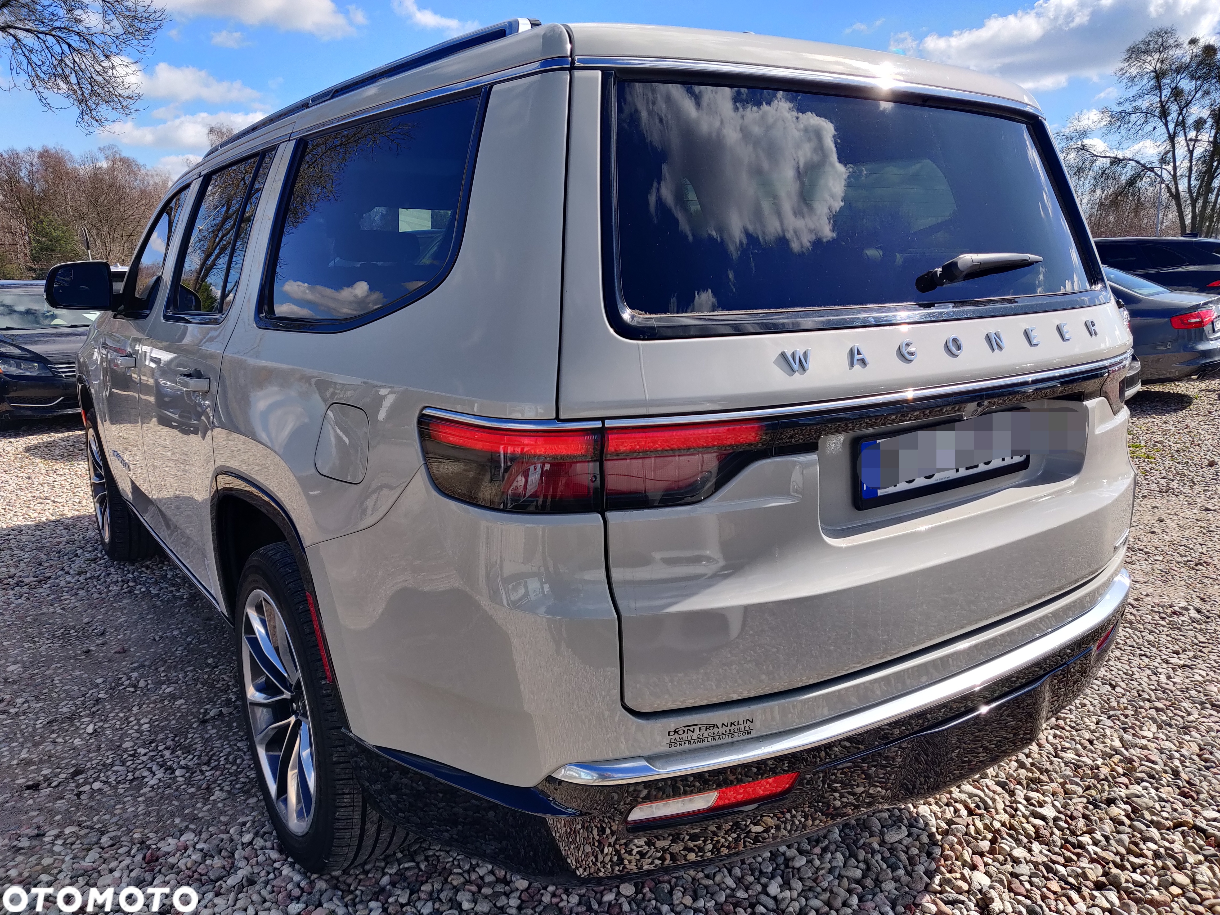 Jeep Wagoneer - 5