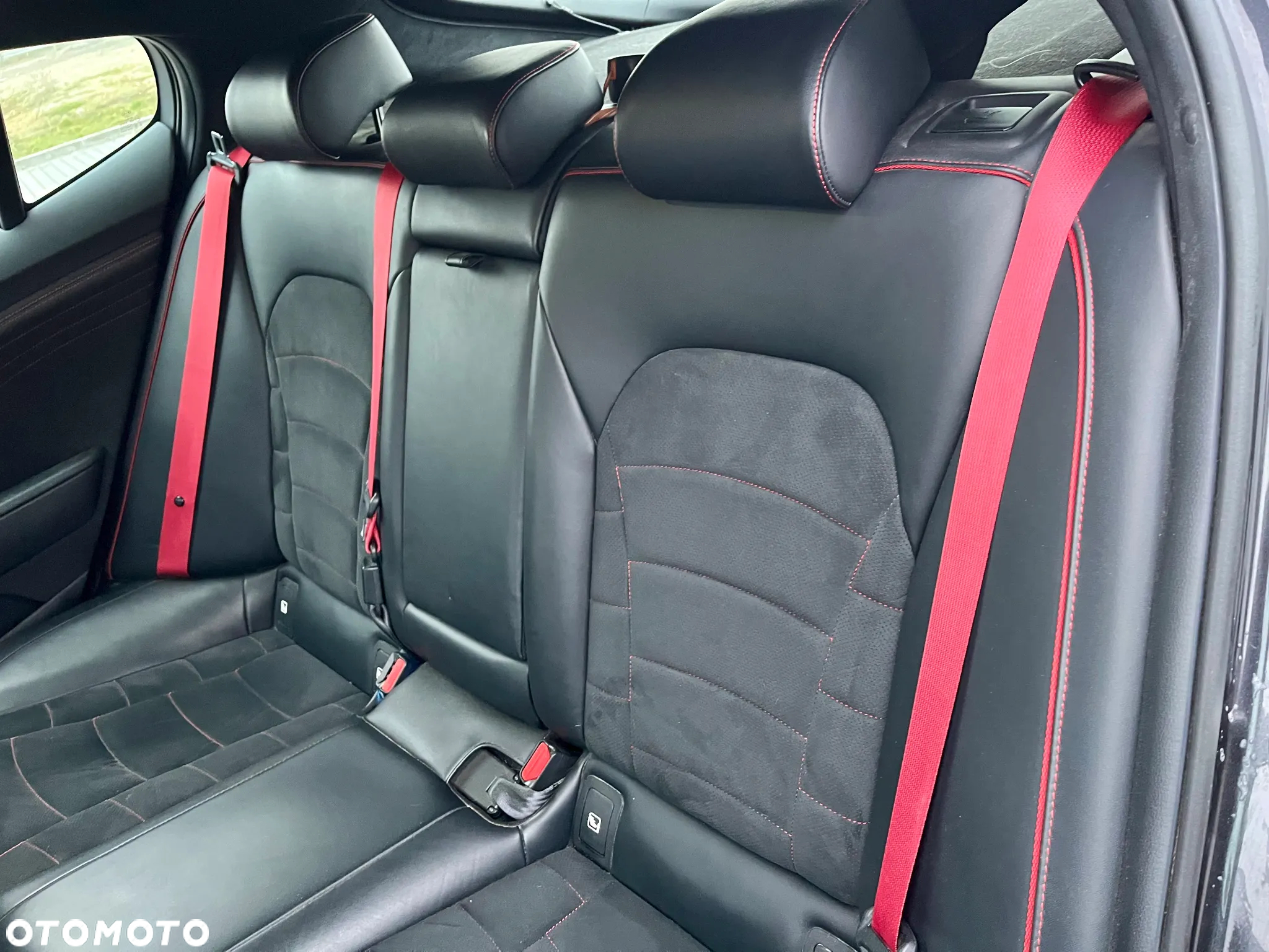 Kia Stinger 3.3 T-GDI V6 GT AWD - 11