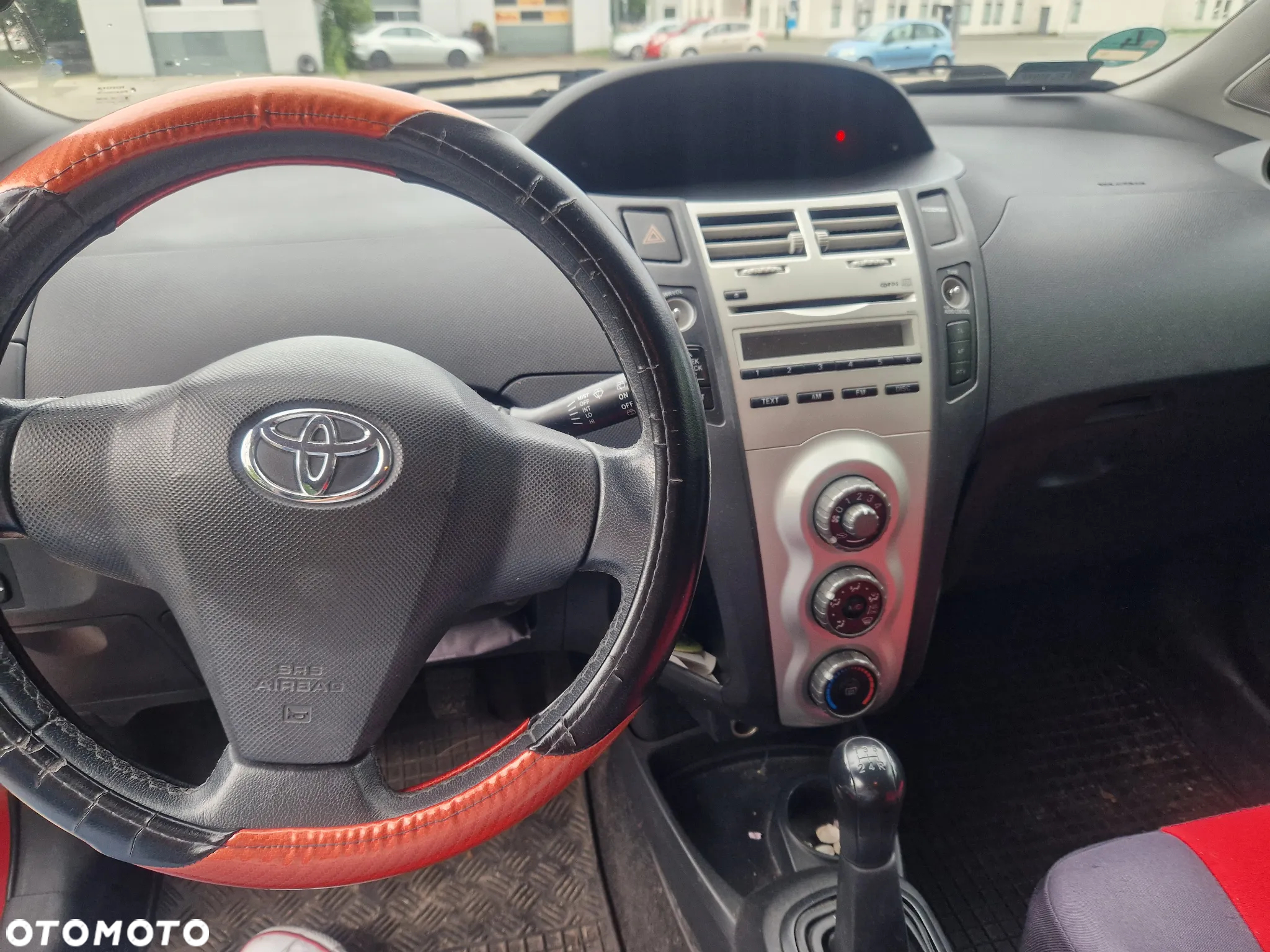 Toyota Yaris 1.3 Terra - 11