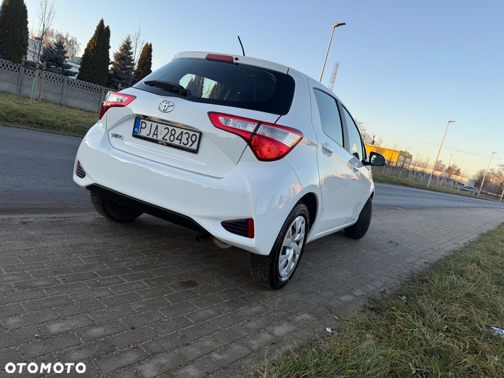 Toyota Yaris 1.0 Premium - 16