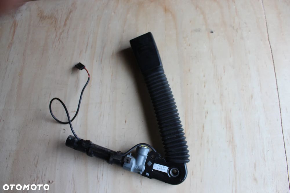 NAPINACZ PASA LEWY BMW E60 E61 LCI 7210887 EU 2009 - 2