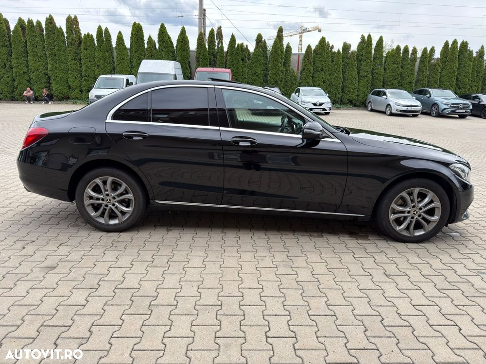 Mercedes-Benz C 220 d 4Matic 9G-TRONIC Avantgarde - 4