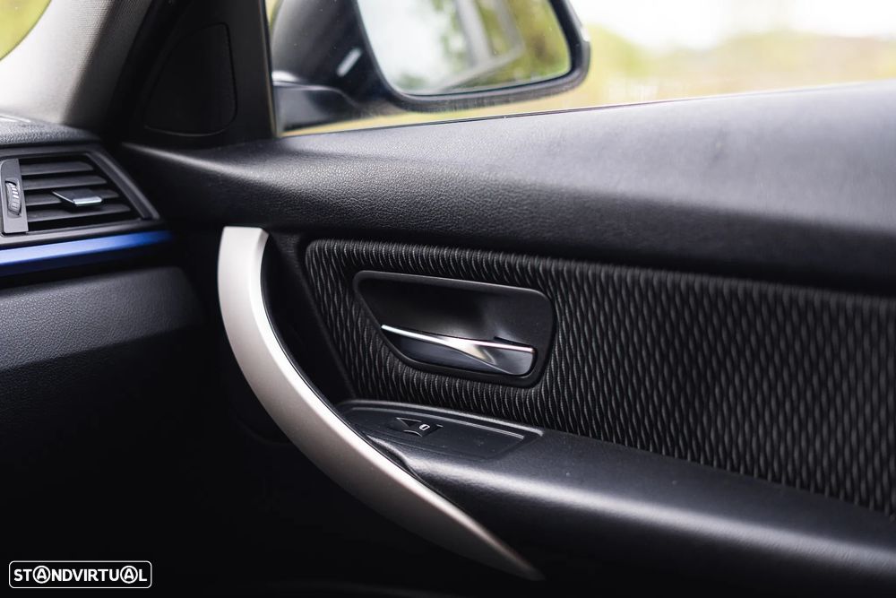 BMW 320 d Navigation Auto - 20