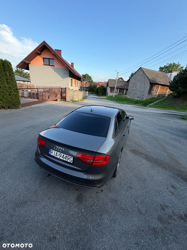 Audi A4 Limousine - 6
