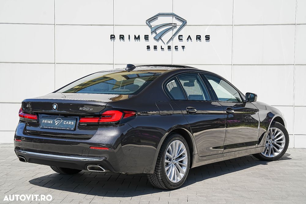 BMW Seria 5 530e xDrive Aut. Luxury Line - 7