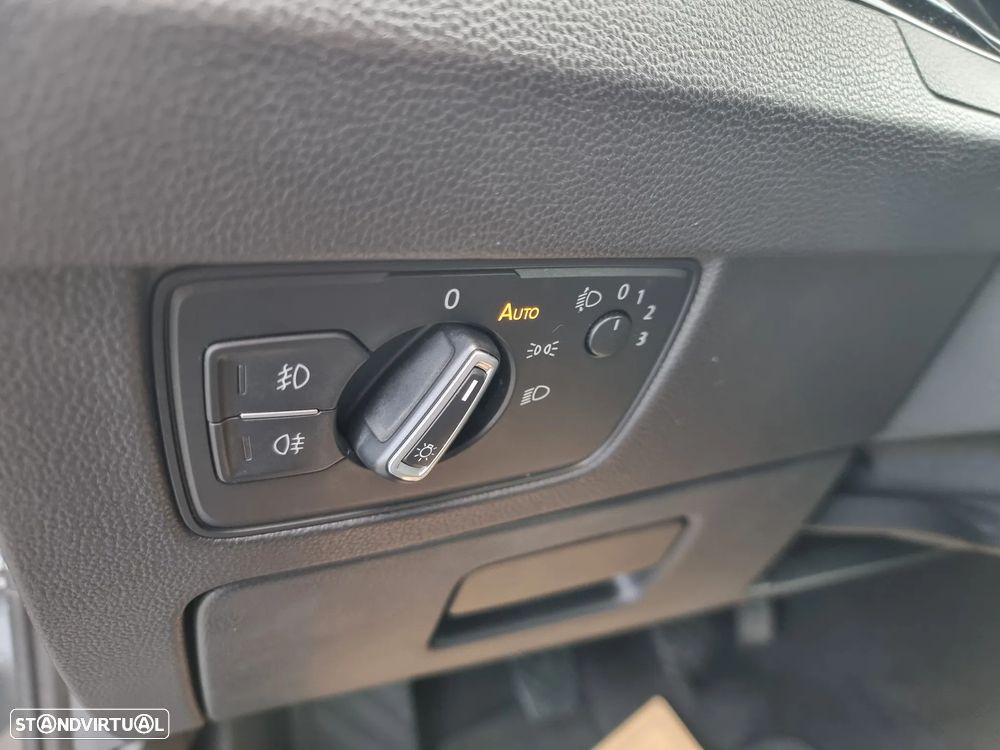 VW Passat Variant 2.0 TDi Confortline - 9