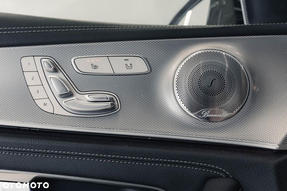 Mercedes-Benz Klasa E 220 d 4-Matic 9G-TRONIC - 29