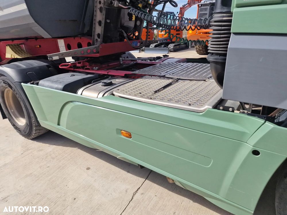 DAF XF 530, KIT BASCULARE, Cutie AUTOMATA+INTARDER 6 trepte, fuste sasiu, 530 CP Euro 6, jante ALUMINIU, Anv 315/80R22,5 70% ok, FRIGIDER, 2 paturi, girofaruri, parasolar, posibilietate leasing 3 ani, PROMOTIE 22.900 EUR+Tva - 6