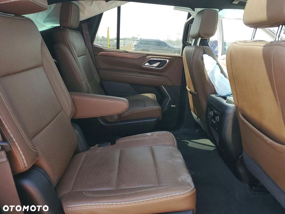 Chevrolet Tahoe - 8