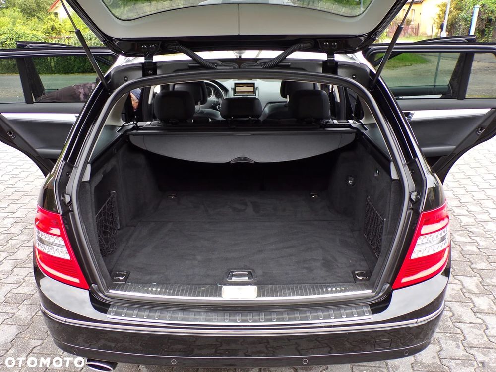 Mercedes-Benz Klasa C 220 CDI 7G-TRONIC Avantgarde Edition - 29