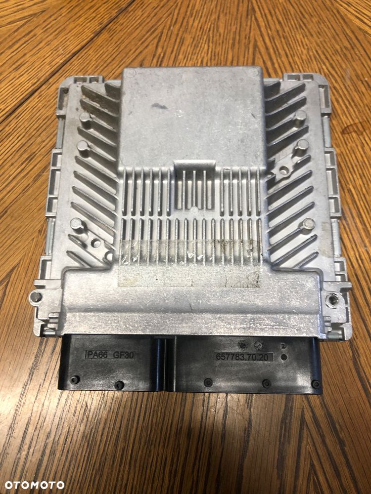 Sterownik silnika 3.2 fsi Audi A4B8 8T0907559E - 1
