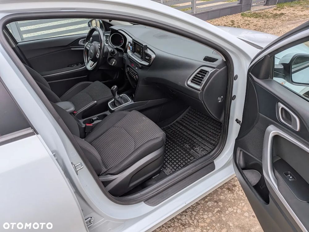 Kia Ceed 1.4 T-GDI S - 23