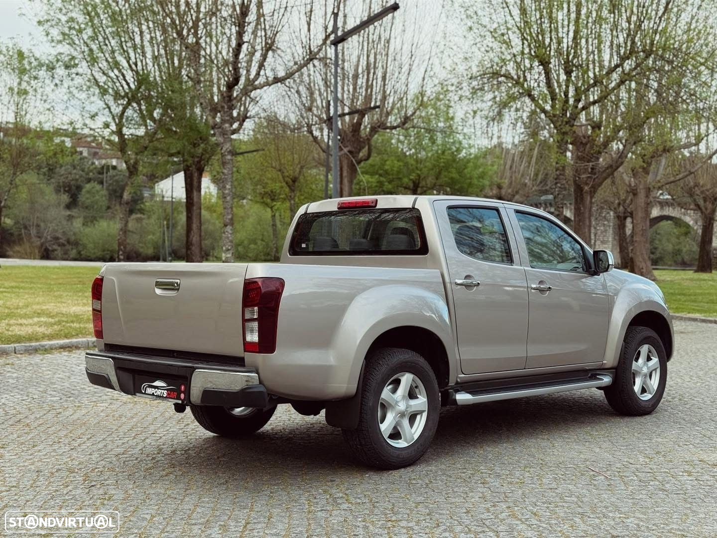 Isuzu D-Max 2.5 DTi CD 4WD LS - 2