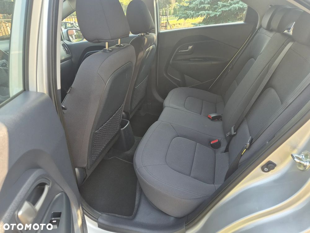 Kia Rio 1.4 Dream Team Edition - 18