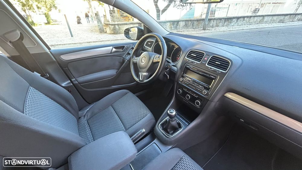 VW Golf 1.6 TDI Confortline - 8