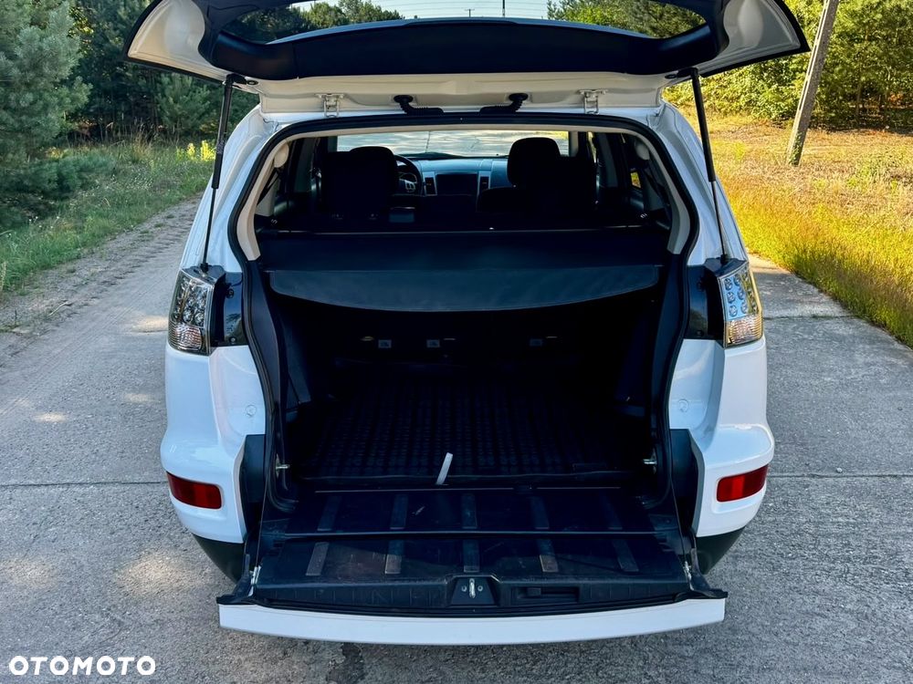 Mitsubishi Outlander - 27