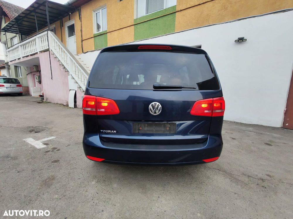 Volkswagen Touran 2.0 TDI DPF STYLE - 11