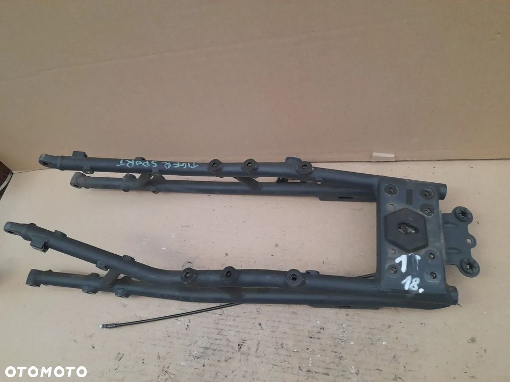 TRIUMPH TIGER SPORT 1050 16- STELAŻ TYŁ - 3