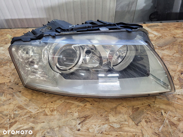 LAMPA PRAWY PRZÓD KSENON AUDI A8 D3 158154-00