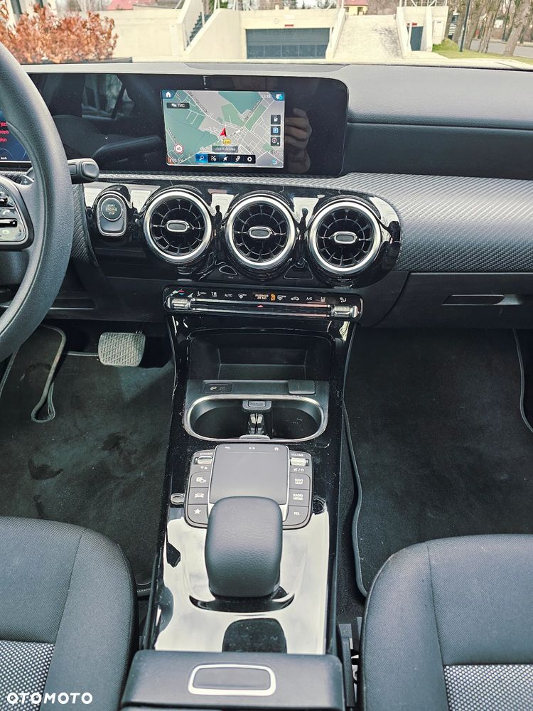 Mercedes-Benz Klasa A 250 e PHEV Progressive 8G-DCT - 24