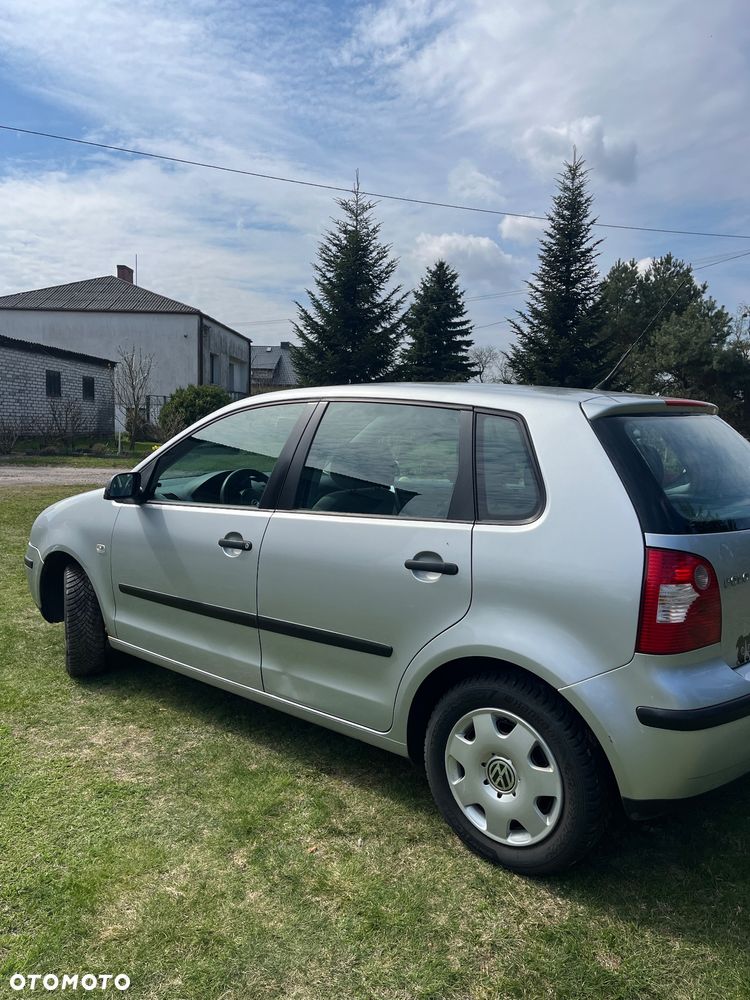 Volkswagen Polo 1.4 16V Trendline - 4