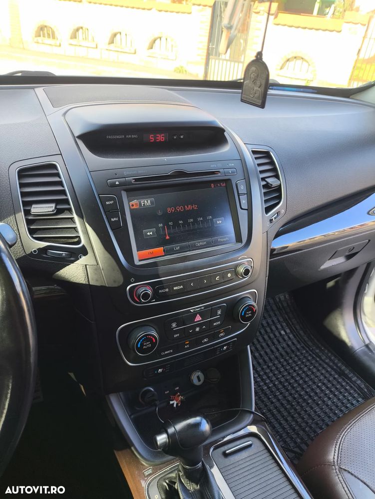 Kia Sorento 2.2 DSL CLASSIC AT 4x4 - 12