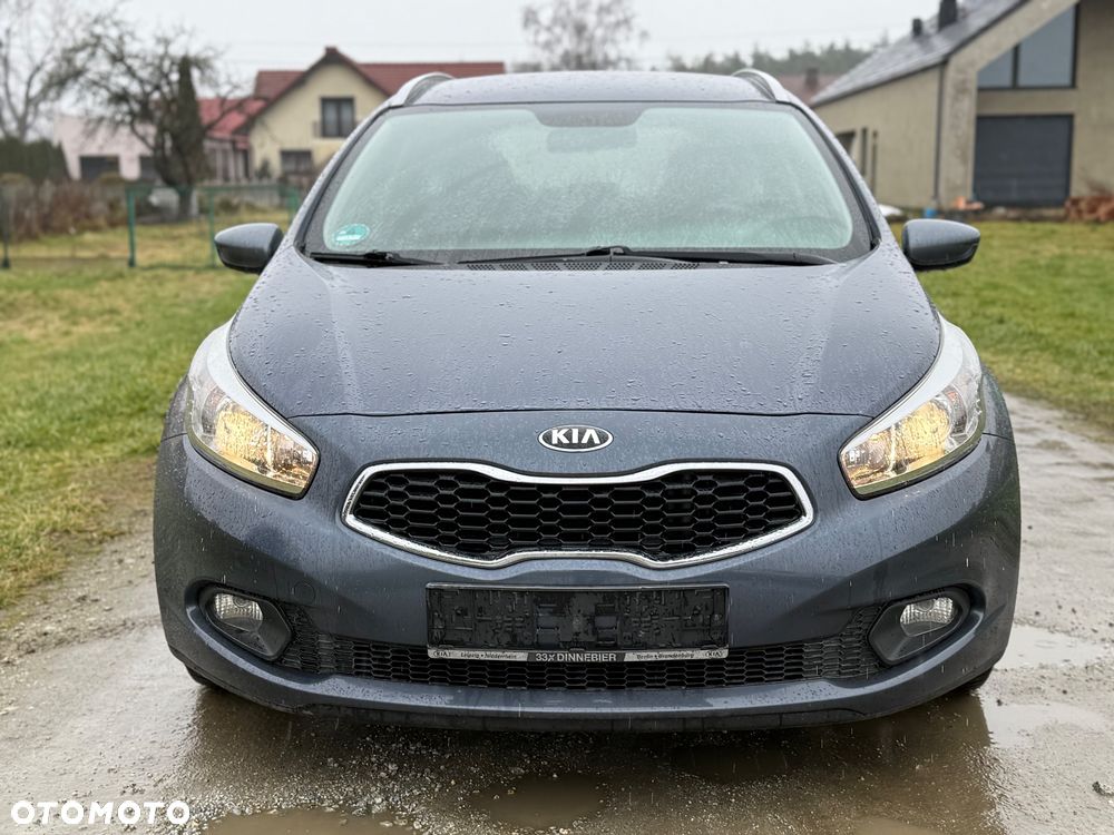 Kia Ceed 1.6 CRDi 128 Dream Team Edition - 10