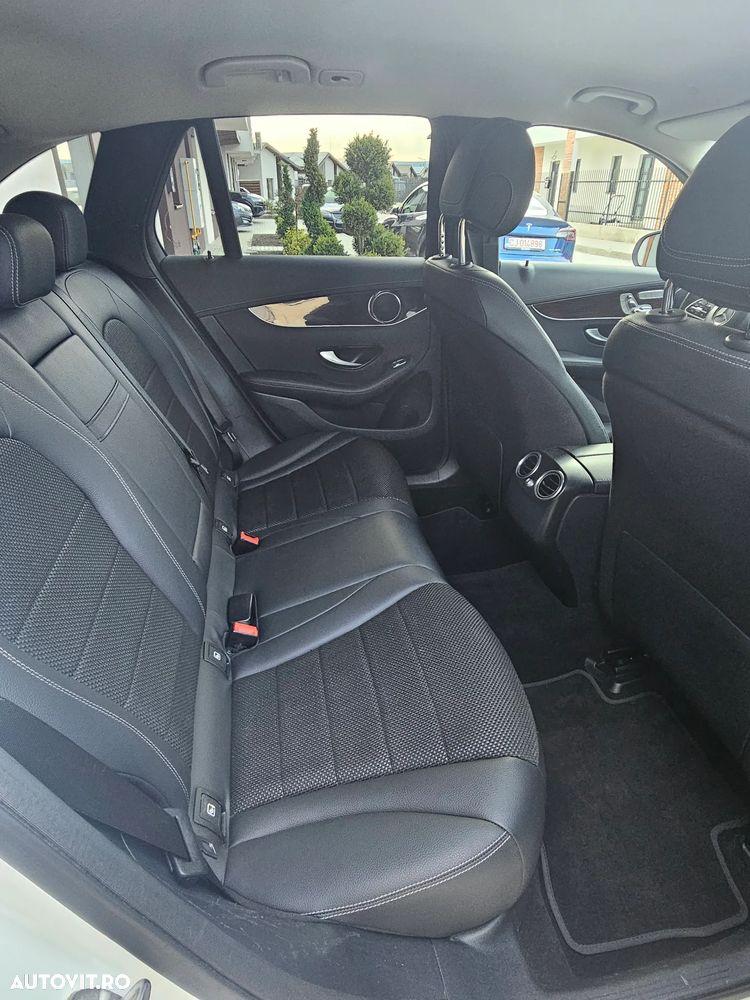 Mercedes-Benz GLC 300 e 4MATIC - 4